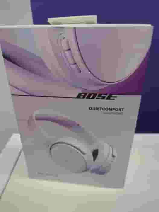 Bose Quietcomfort Headphones Giveaway