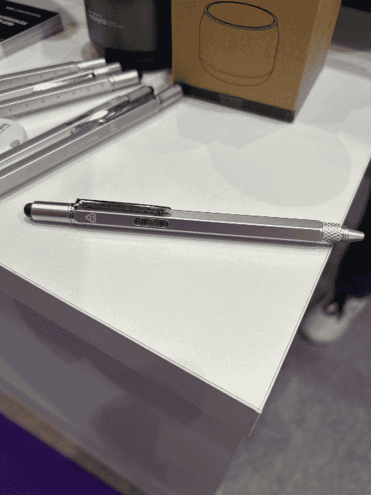 Spirit level pen 