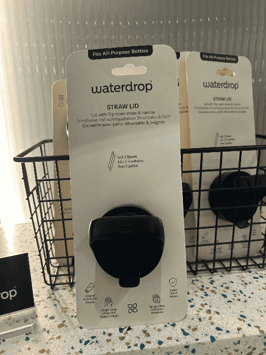 Water drop straw lid