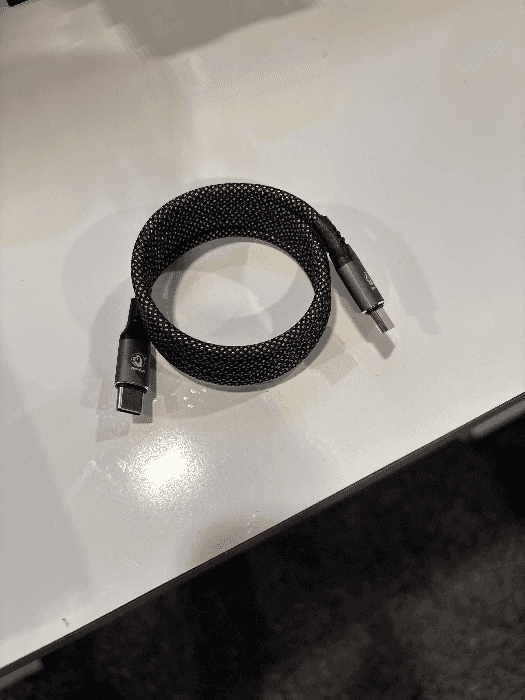 Magnetic USB-C cable
