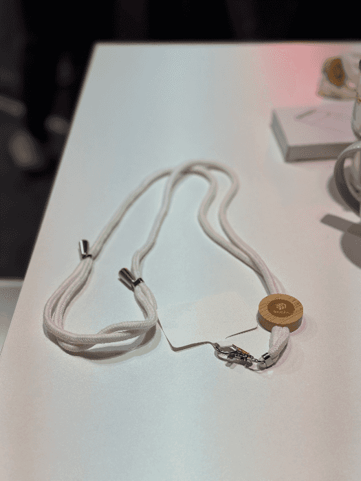 Smartphone lanyard